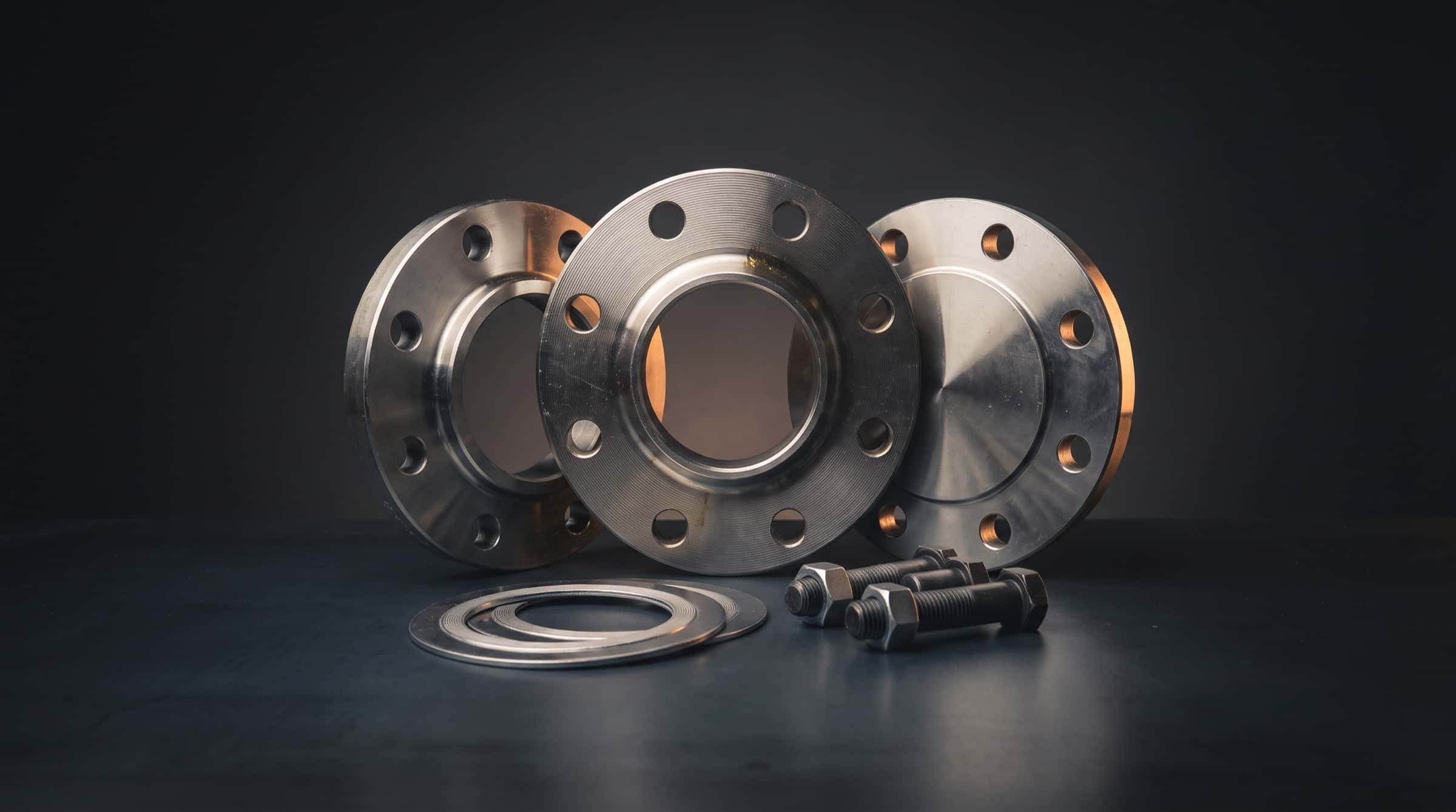 Steel pipe flanges with gaskets and stud bolts